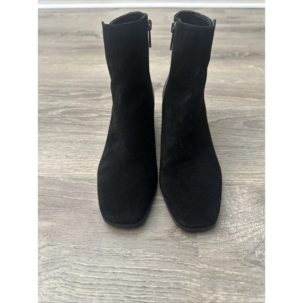 Size 8 Women's Donald Pliner Women's Kelsee Suede Ankle Boot
